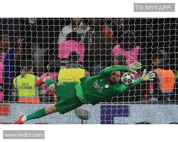 多纳鲁马：从意大利足球新星到世界顶级门将的辉煌之路